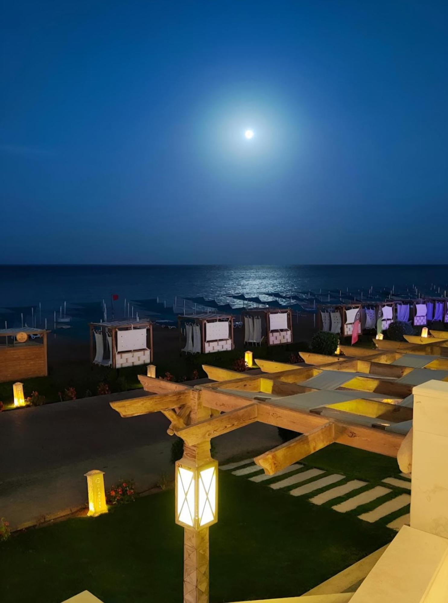 Luxury Beachfront Studio- Foreign Nationals Only Hurghada Exteriér fotografie