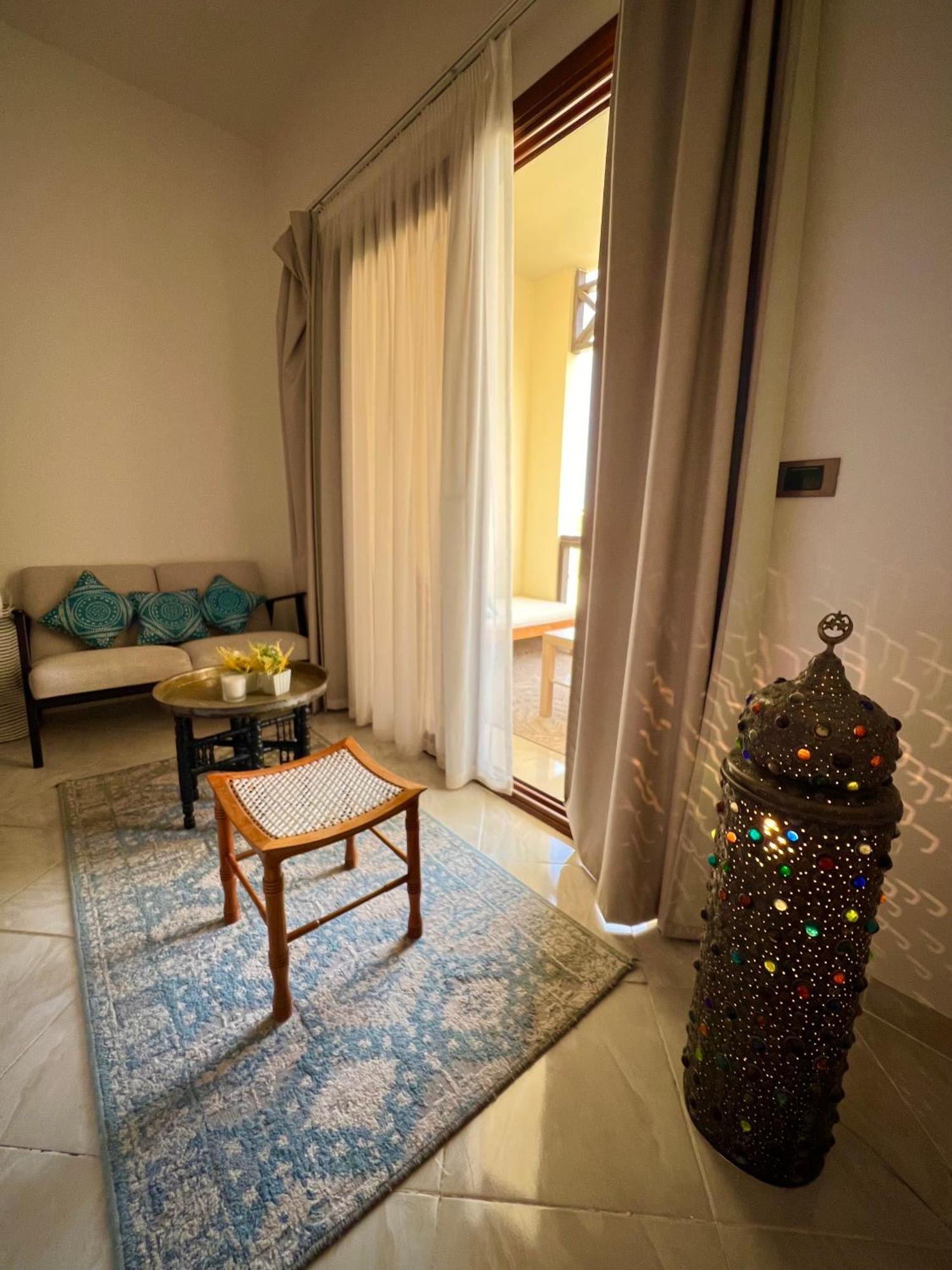 Luxury Beachfront Studio- Foreign Nationals Only Hurghada Exteriér fotografie
