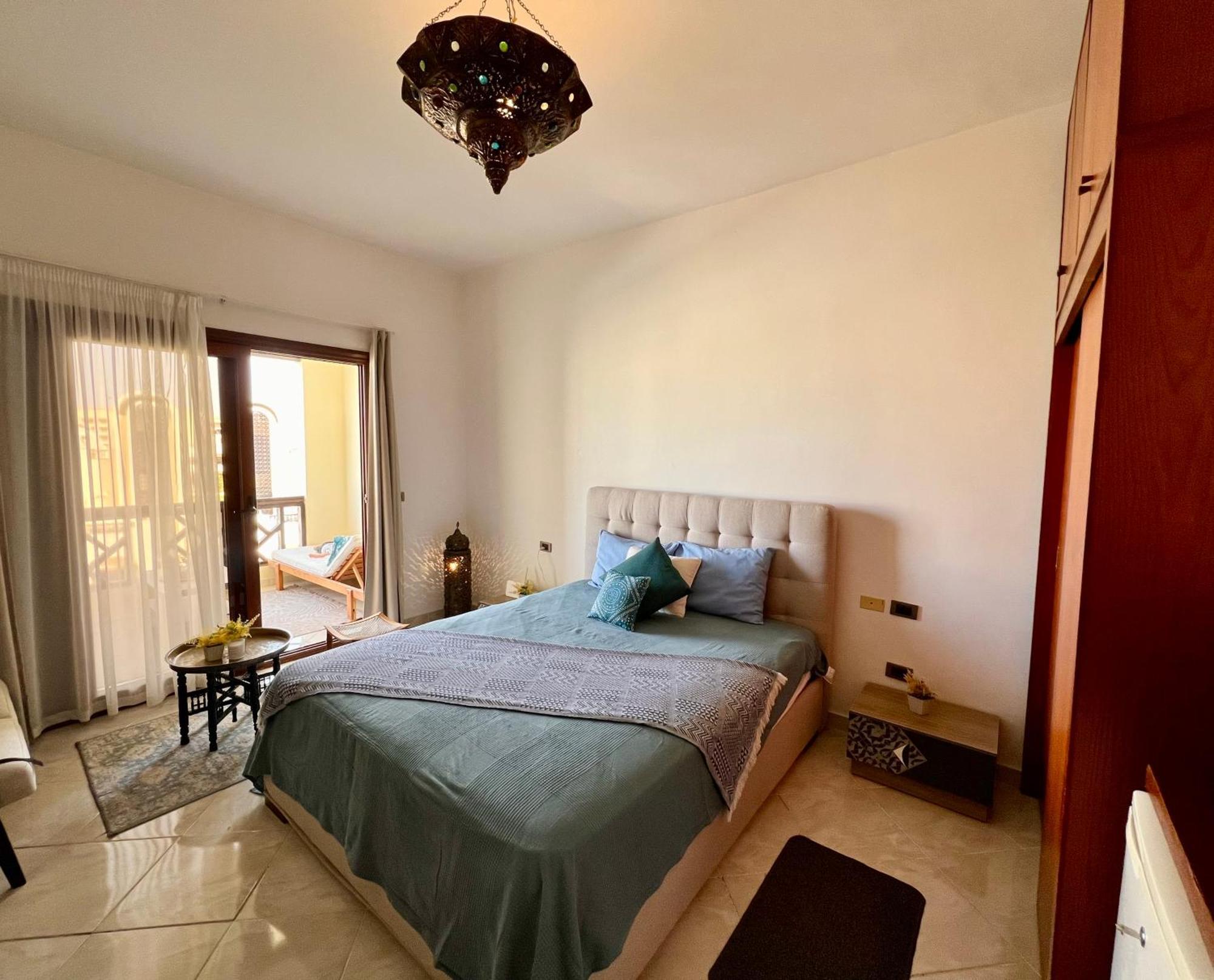 Luxury Beachfront Studio- Foreign Nationals Only Hurghada Exteriér fotografie